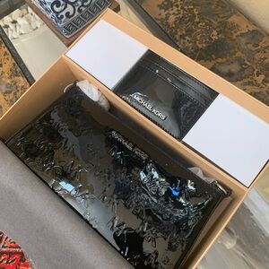 Michael Kors Shiny Black Wallet and Cardholder Set